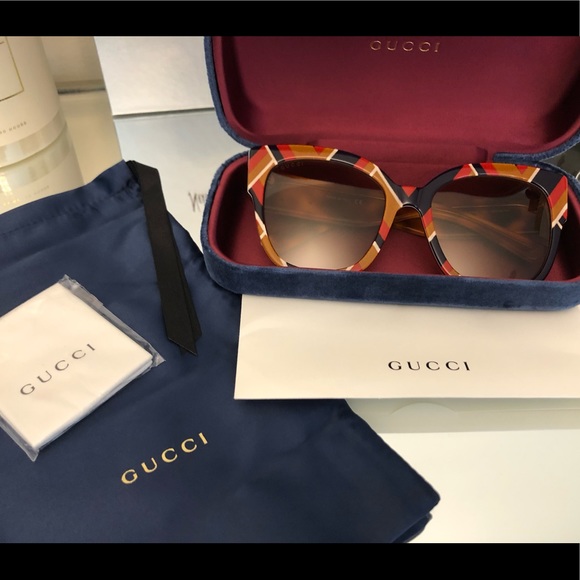 Gucci Accessories - NEW! GUCCI Oversized Printed Cat-Eye Sunglasses